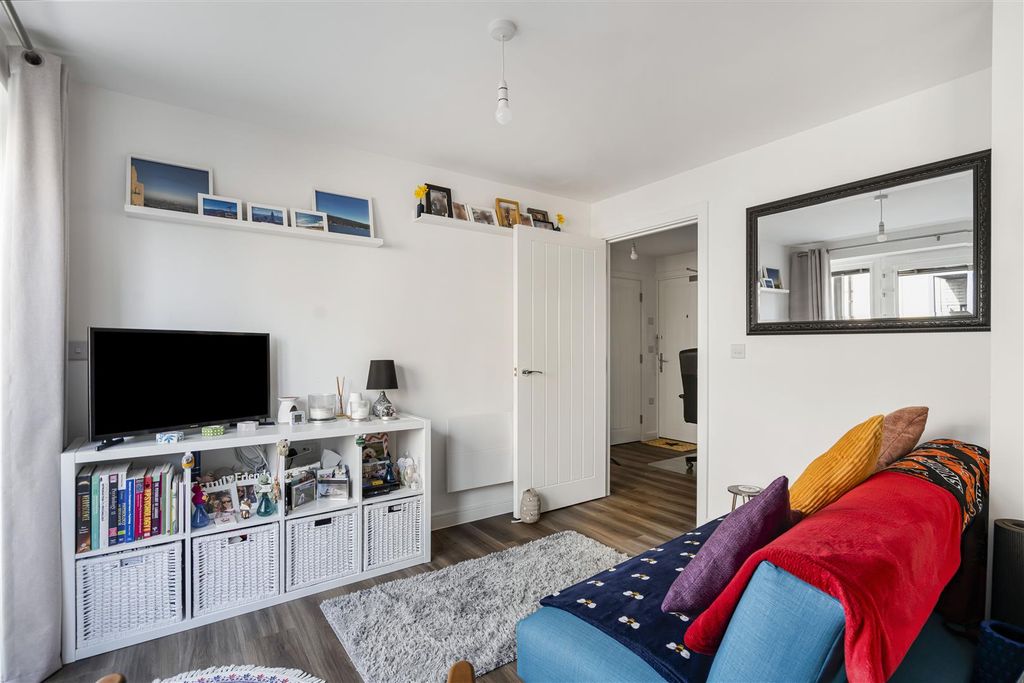 Property photo 3 of 11 Open Plan