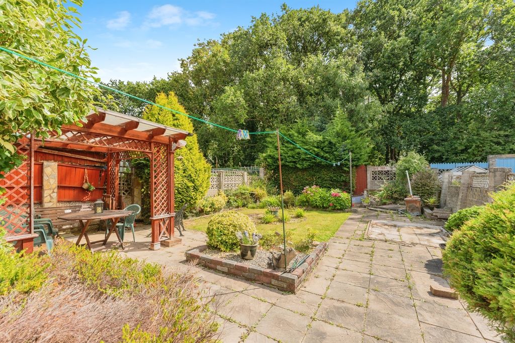 Property photo 3 of 5