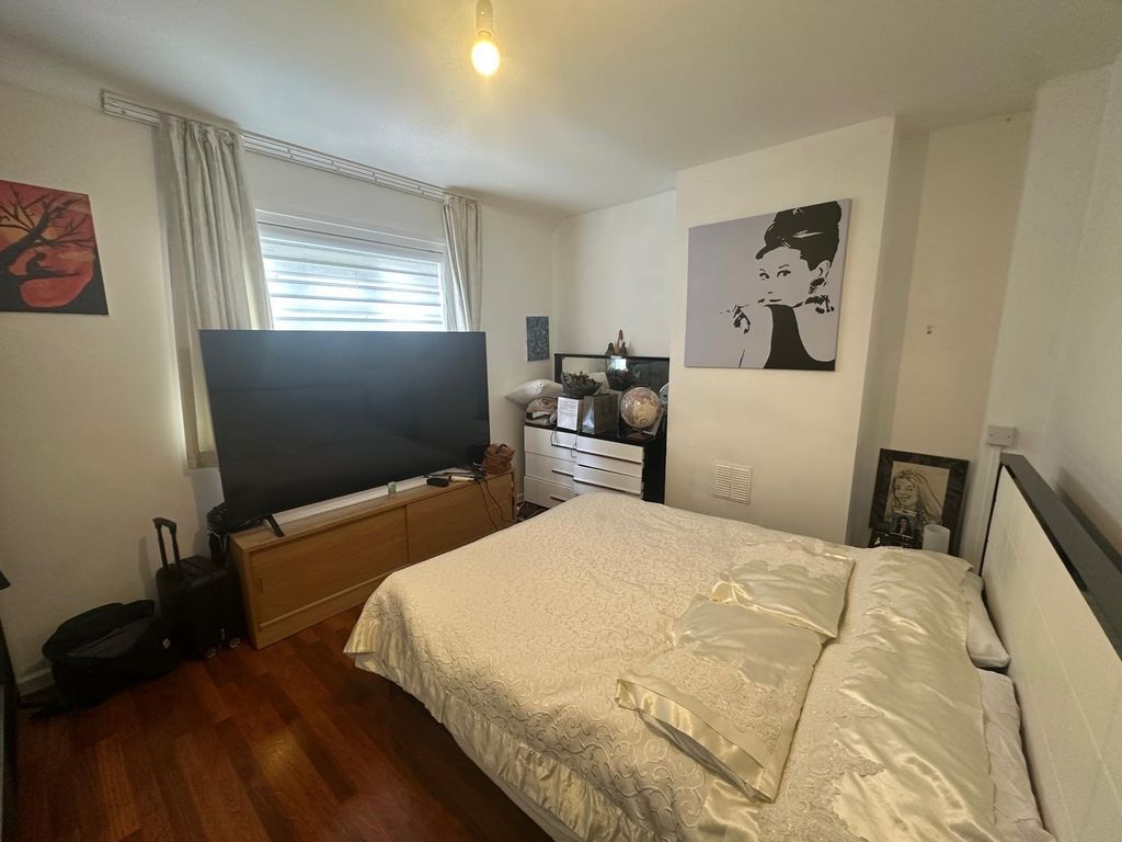 Property photo 1 of 13 Photo 2