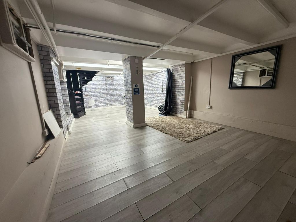 Property photo 3 of 3