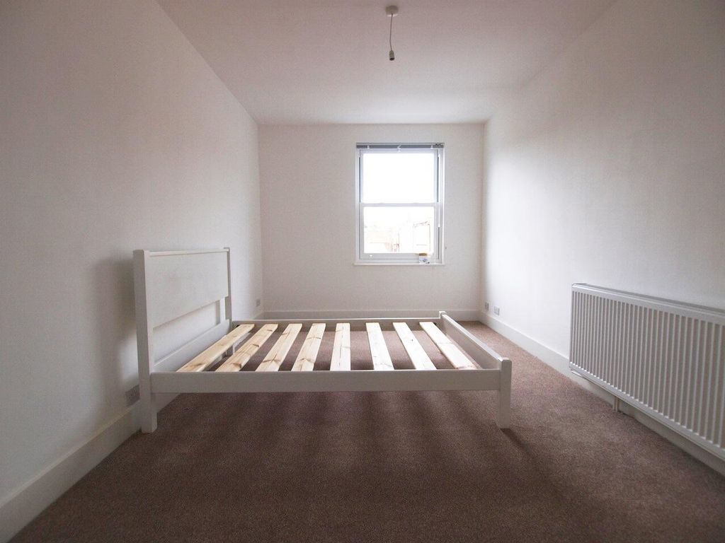 Property photo 3 of 9 Bedroom