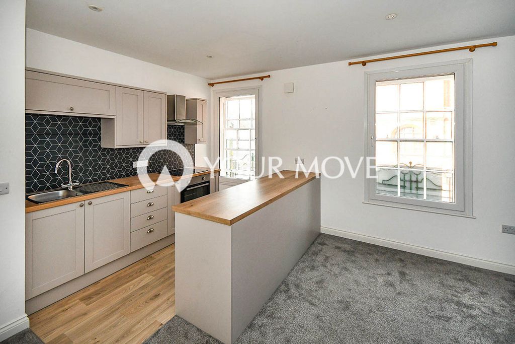 Property photo 2 of 8 Kitchen