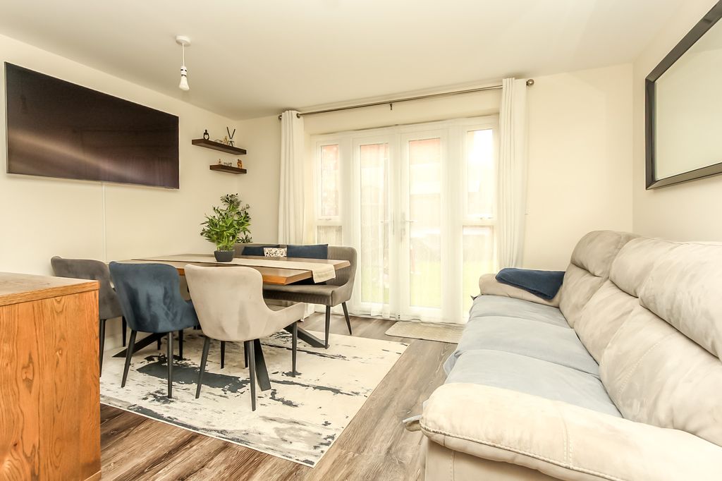 Property photo 3 of 10 Family Room