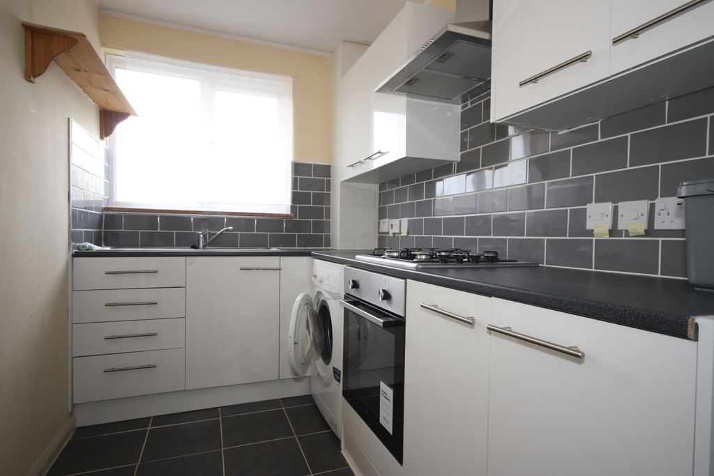 Property photo 3 of 5 Kitchen