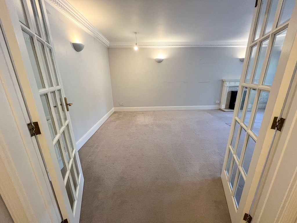 Additional image 18 of 2 bed flat for saleMolesey Park Road, East Molesey KT8