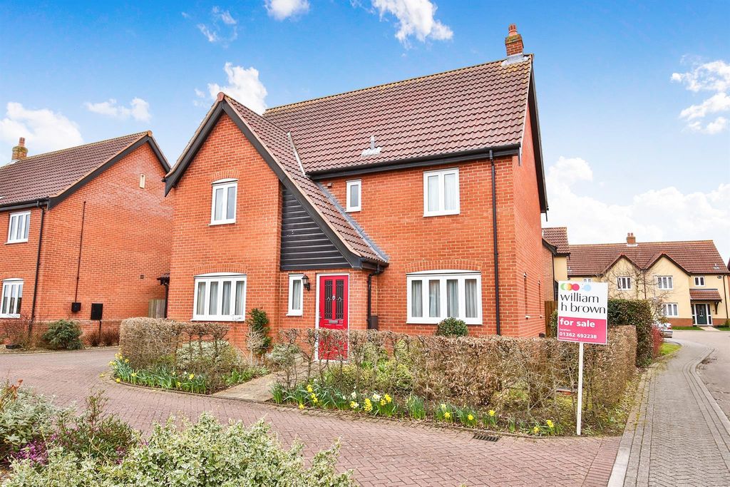 Property photo 1 of 12 Bathroom