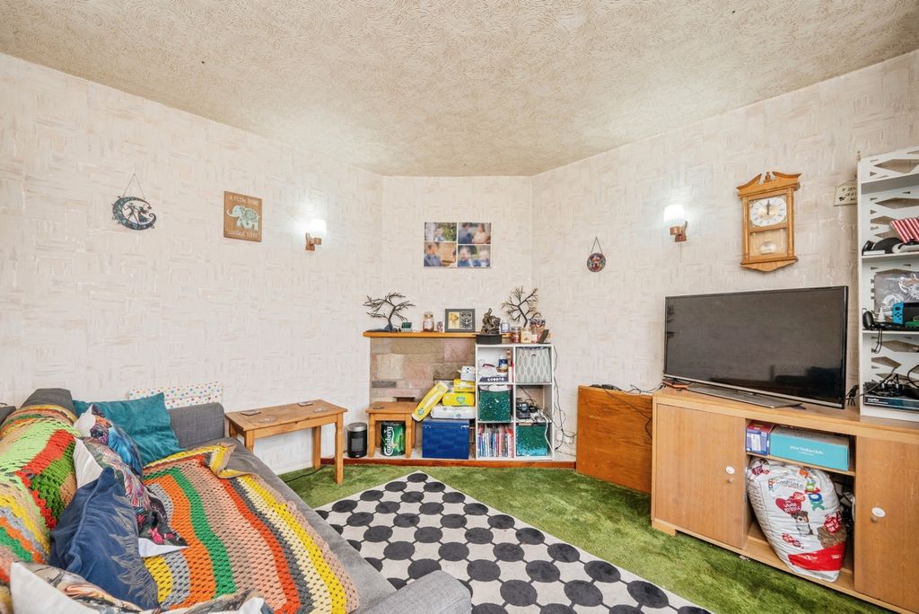 Property photo 3 of 19 Pbox-Img.Jpg