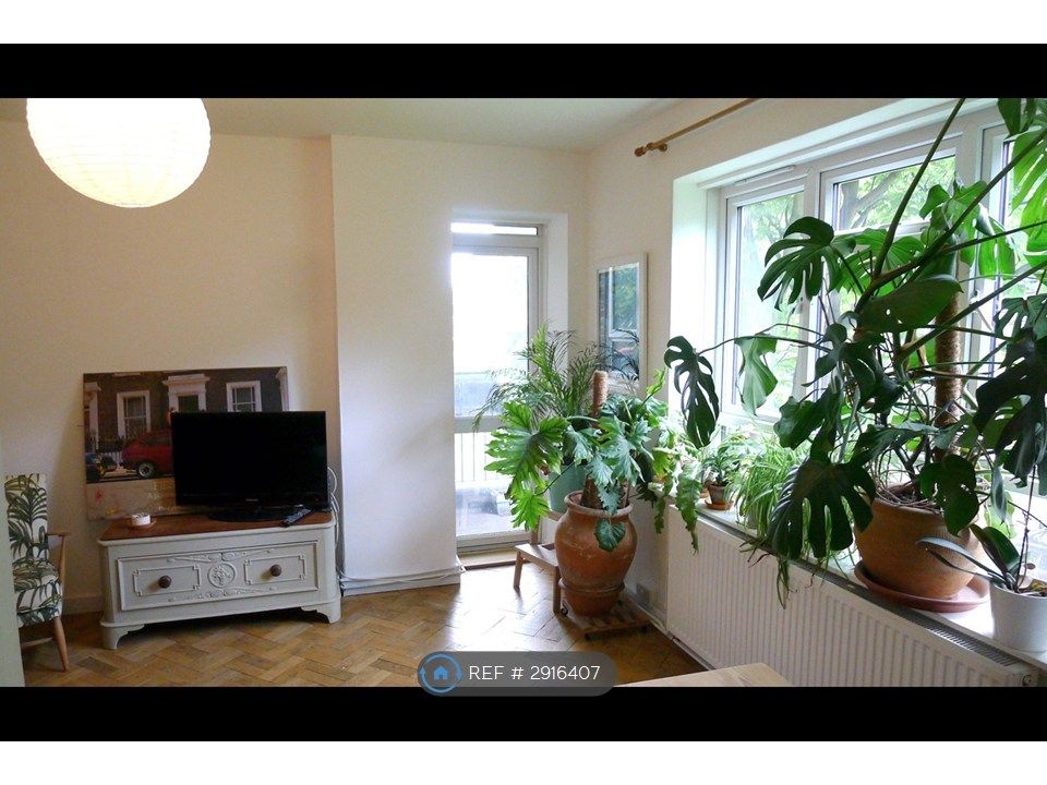 Property photo 3 of 16 Living Room