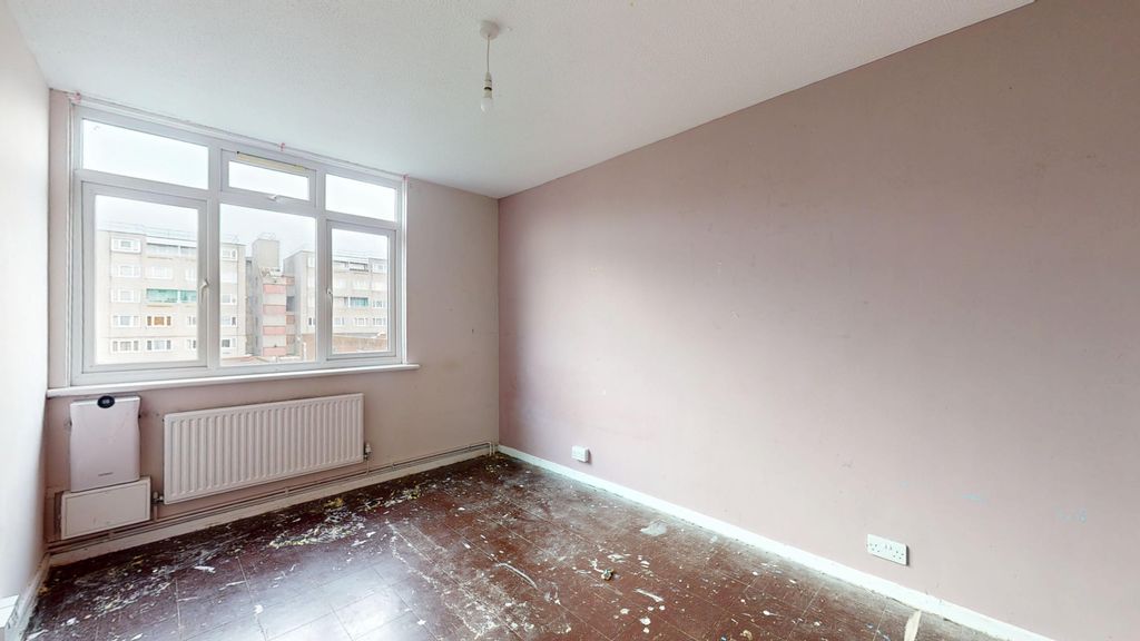 Property photo 3 of 18 23 Booth Close, Thamesmead, London, Se28 8Bw