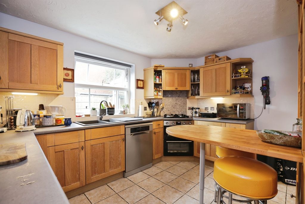 Property photo 3 of 17