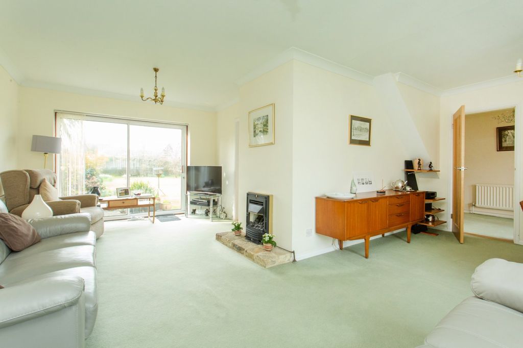 Property photo 2 of 12 Picture 2