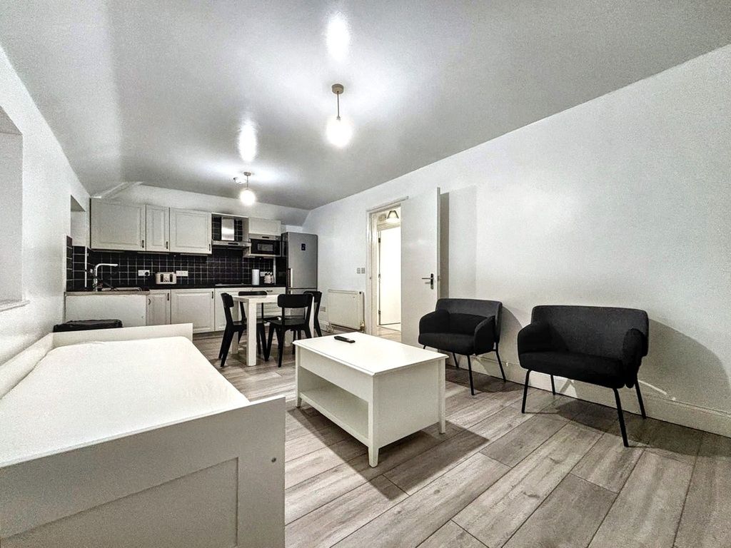 Property photo 2 of 7 Bright, Modern Open-Plan Living Area With Neutral ...