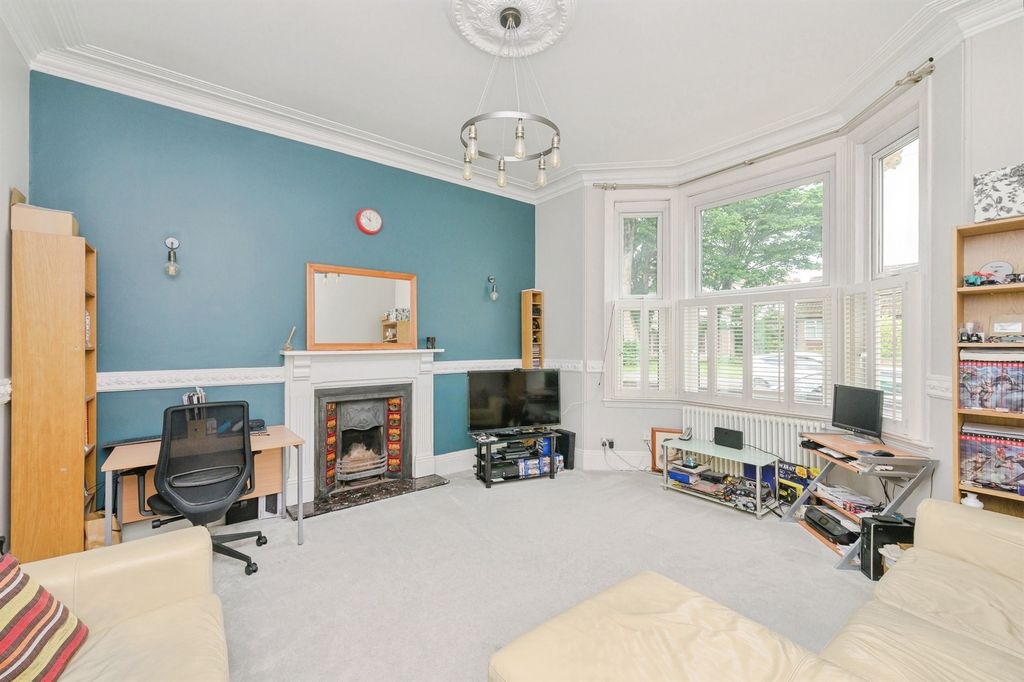 Property photo 3 of 20
