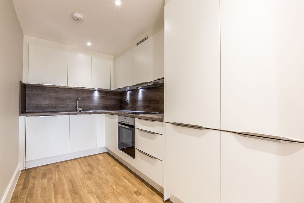 Property photo 1 of 8 Kitchen