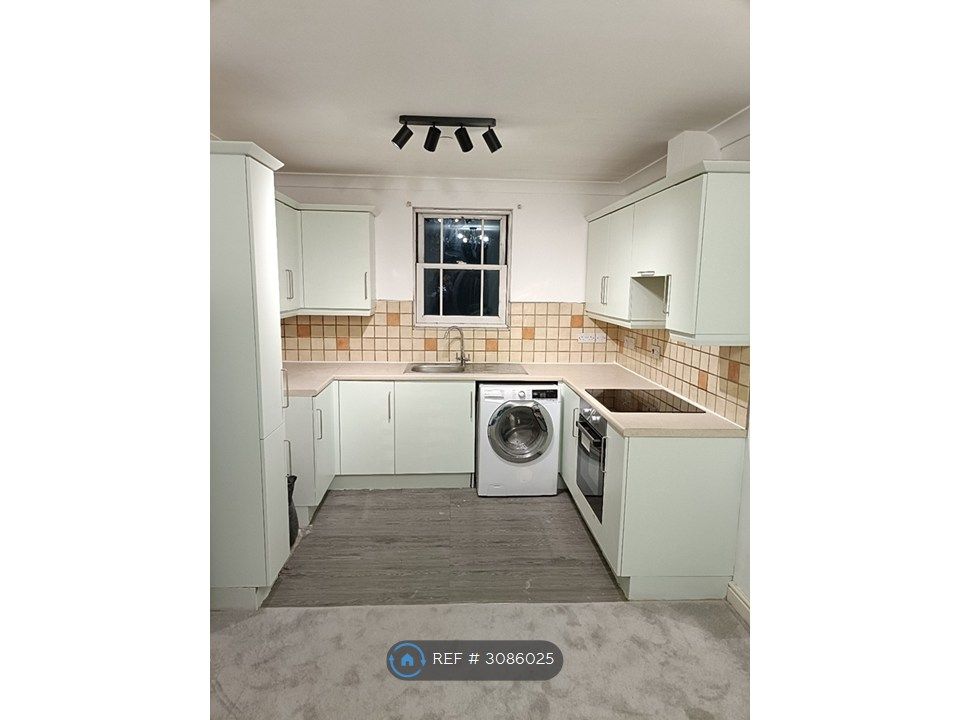 Property photo 2 of 13 Kitchen