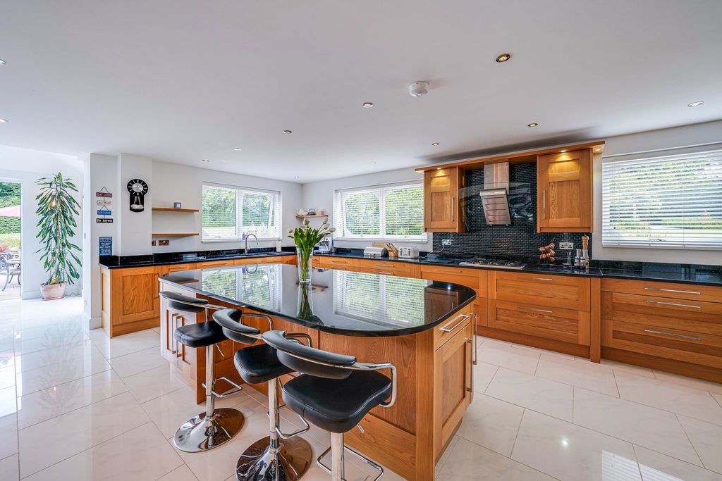 Additional image 13 of 6 bed detached house for saleSaint Hill Road, East Grinstead RH19