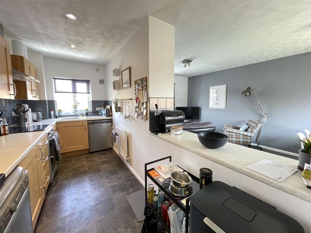 Property photo 2 of 6