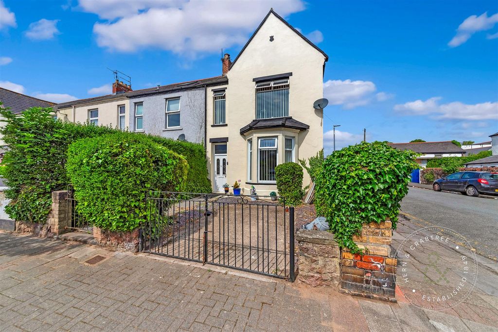 Property photo 1 of 29 Richards-Terrace-26.Jpg