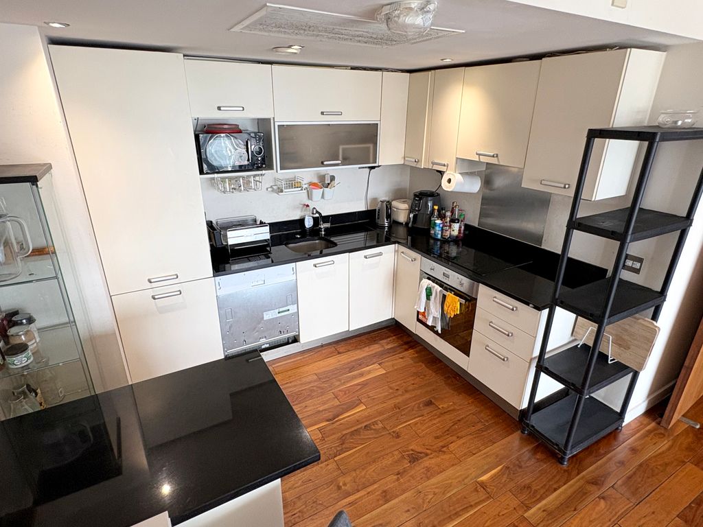 Property photo 3 of 11 Kitchen