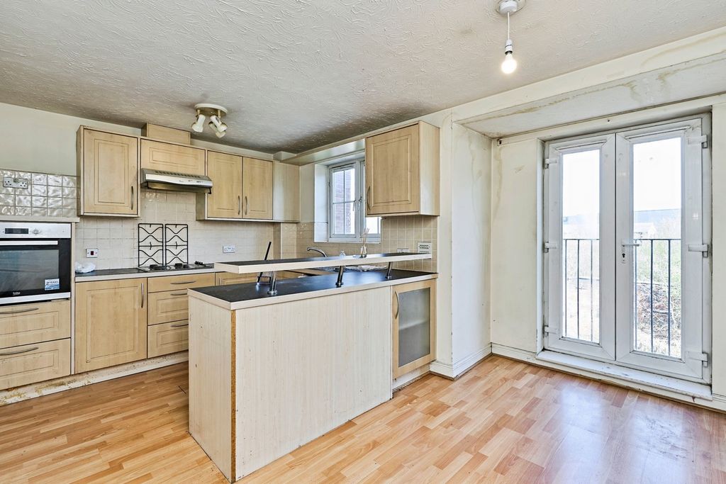 Property photo 3 of 20 Pbox-Img.Jpg