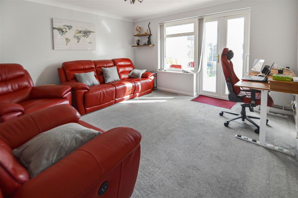 Property photo 2 of 9 3_67963.Jpg