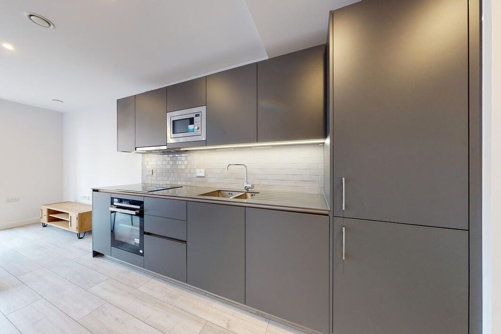 Property photo 2 of 22