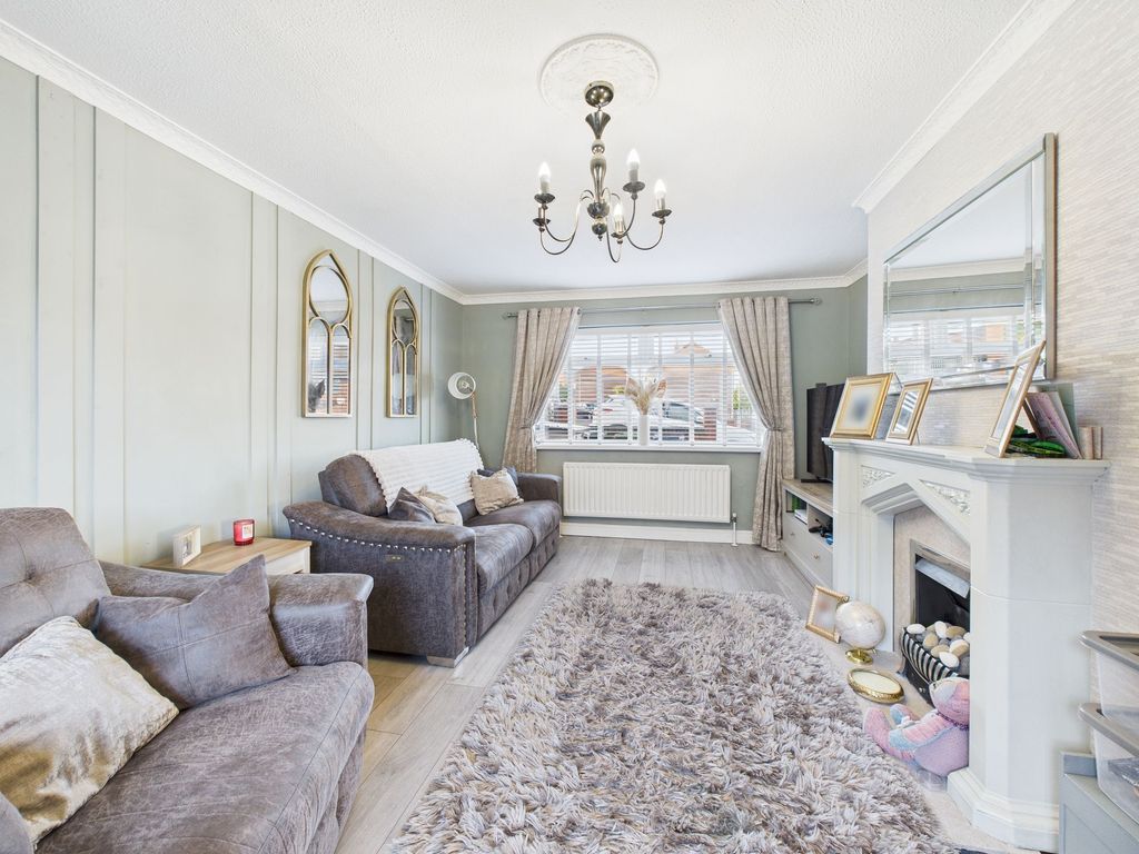 Property photo 2 of 10 Lounge