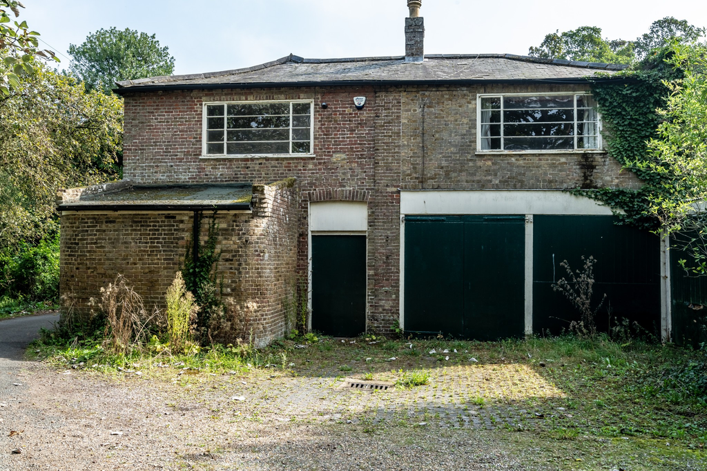 Property photo 2 of 6