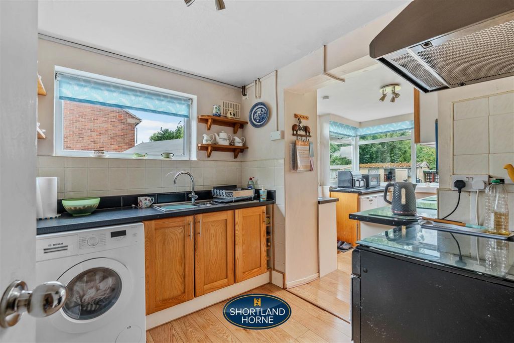 Property photo 3 of 30 Kitchen
