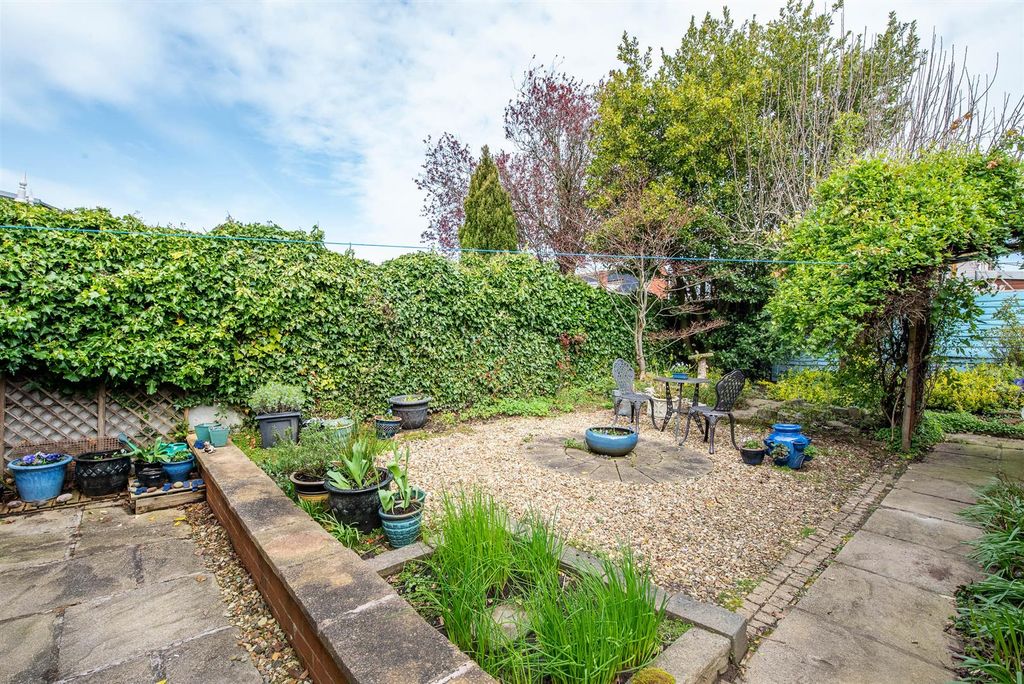 Property photo 2 of 22 Garden