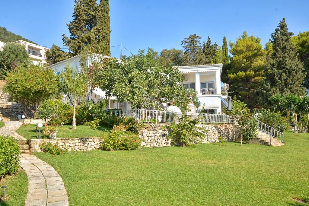 Property photo 2 of 30