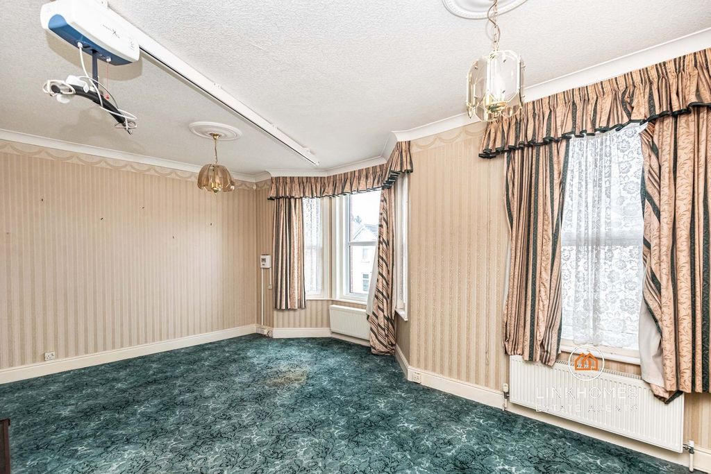 Property photo 3 of 16