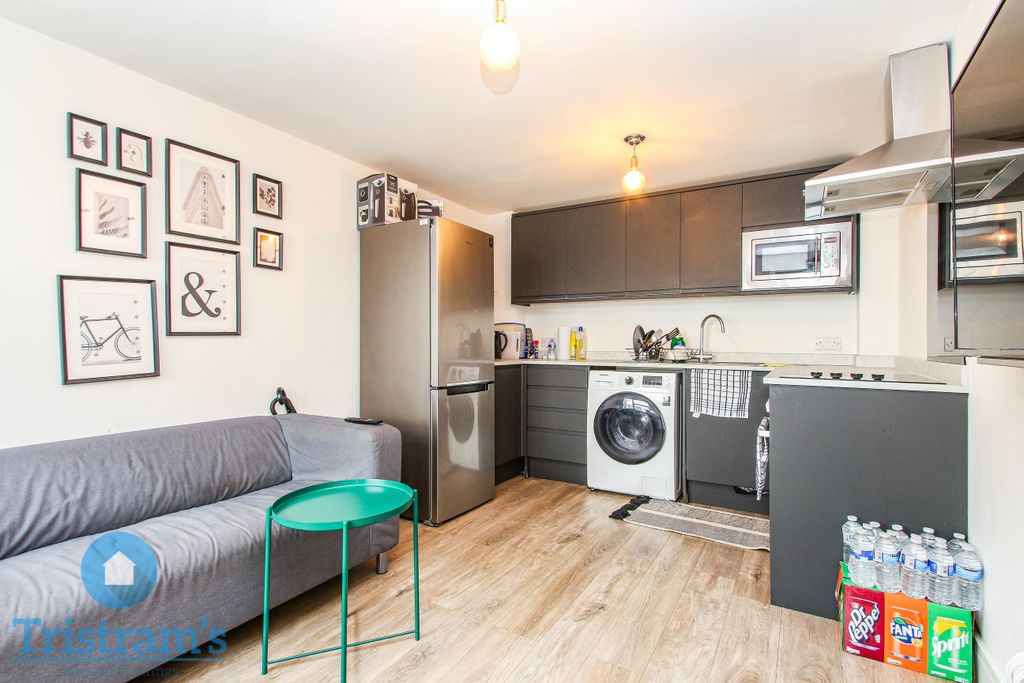 Property photo 2 of 13 Img_9757