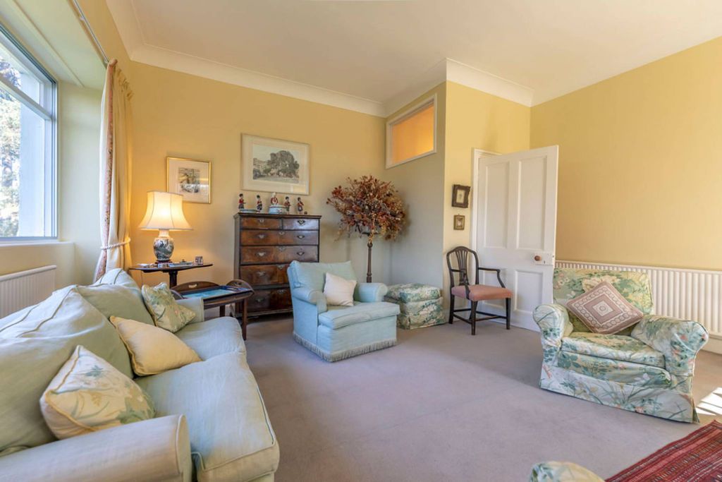 Property photo 3 of 37