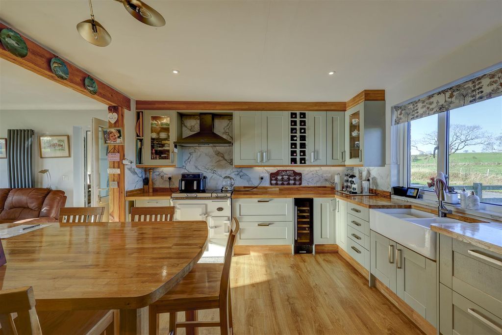 Property photo 3 of 27 Kitchen Diner