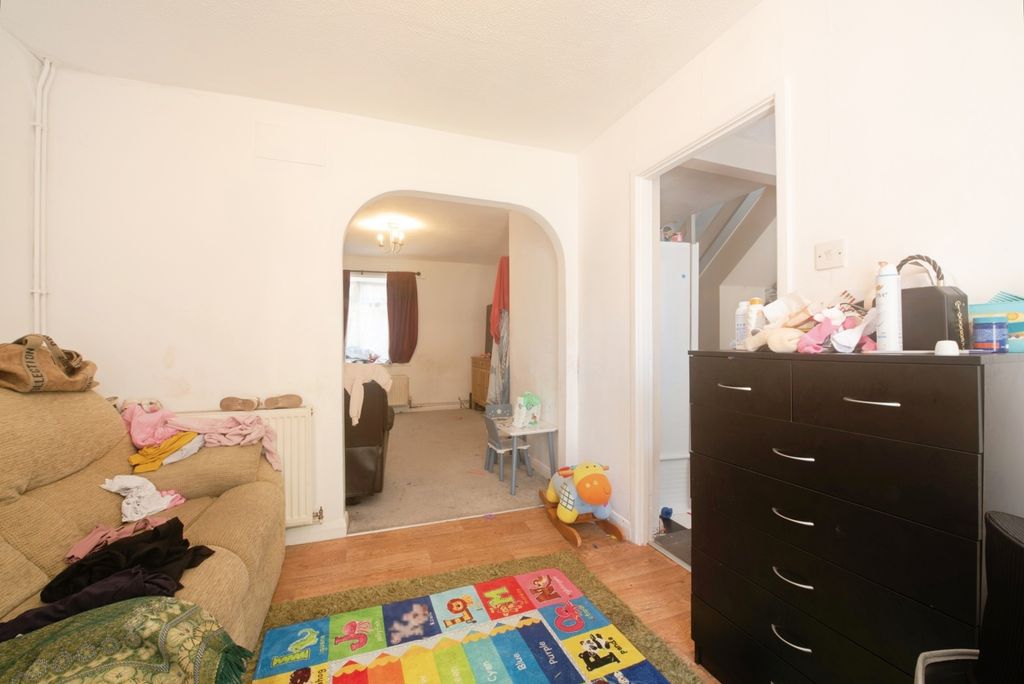 Property photo 3 of 17 Photo