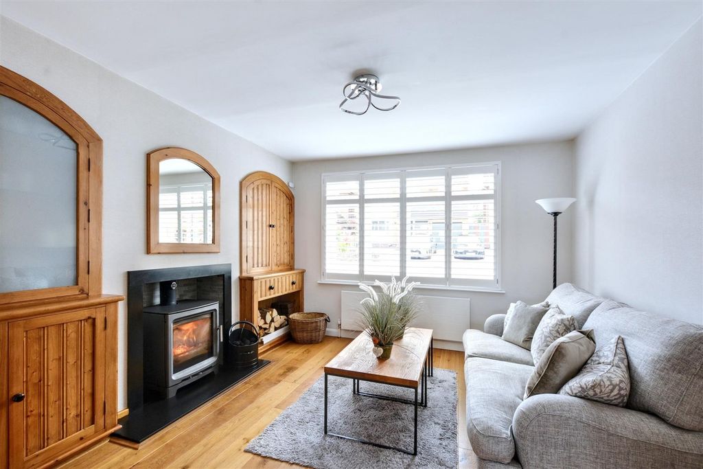 Property photo 2 of 30 Sitting Room