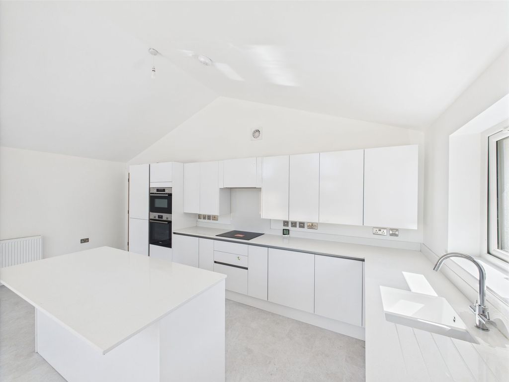 Property photo 3 of 15 Kitchen