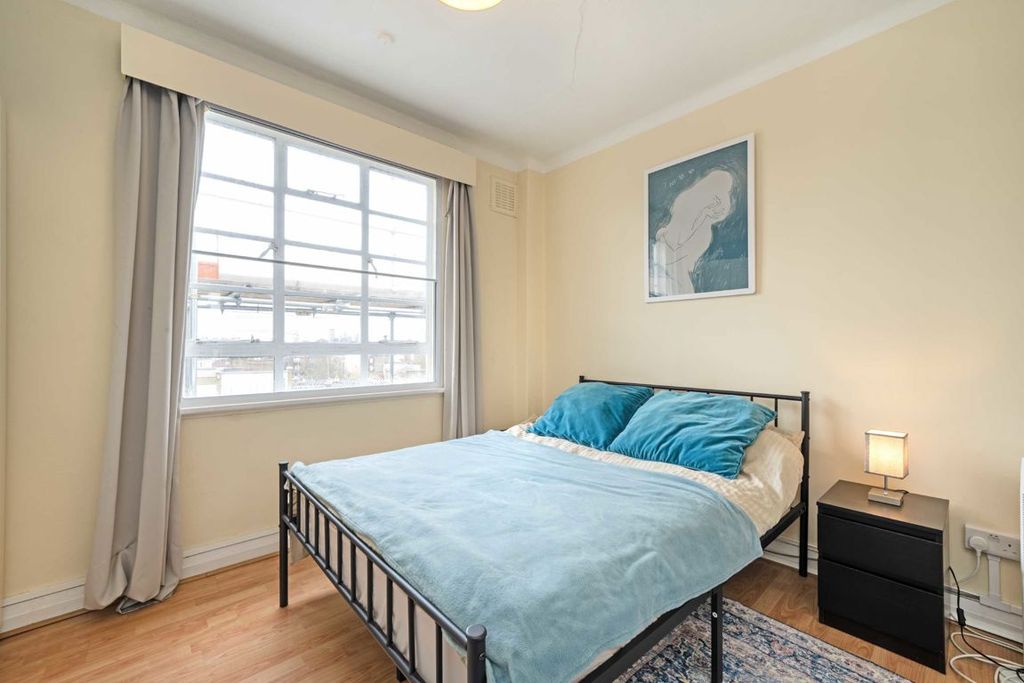 Property photo 3 of 6