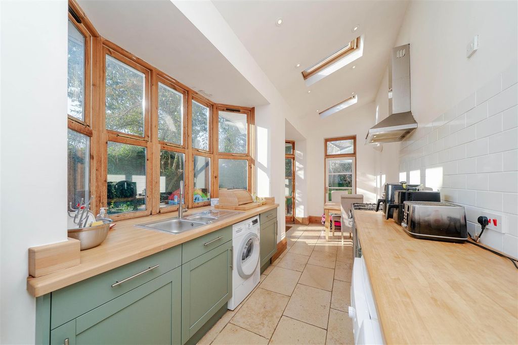 Property photo 3 of 31 Kitchen Area