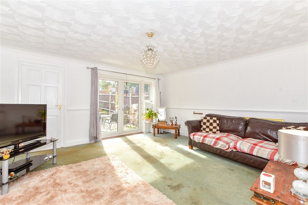 Property photo 2 of 9 Lounge