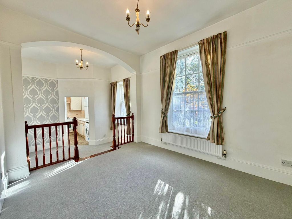 Property photo 2 of 5 236E6F80-014D-49E9-8341-F4F5560A245D