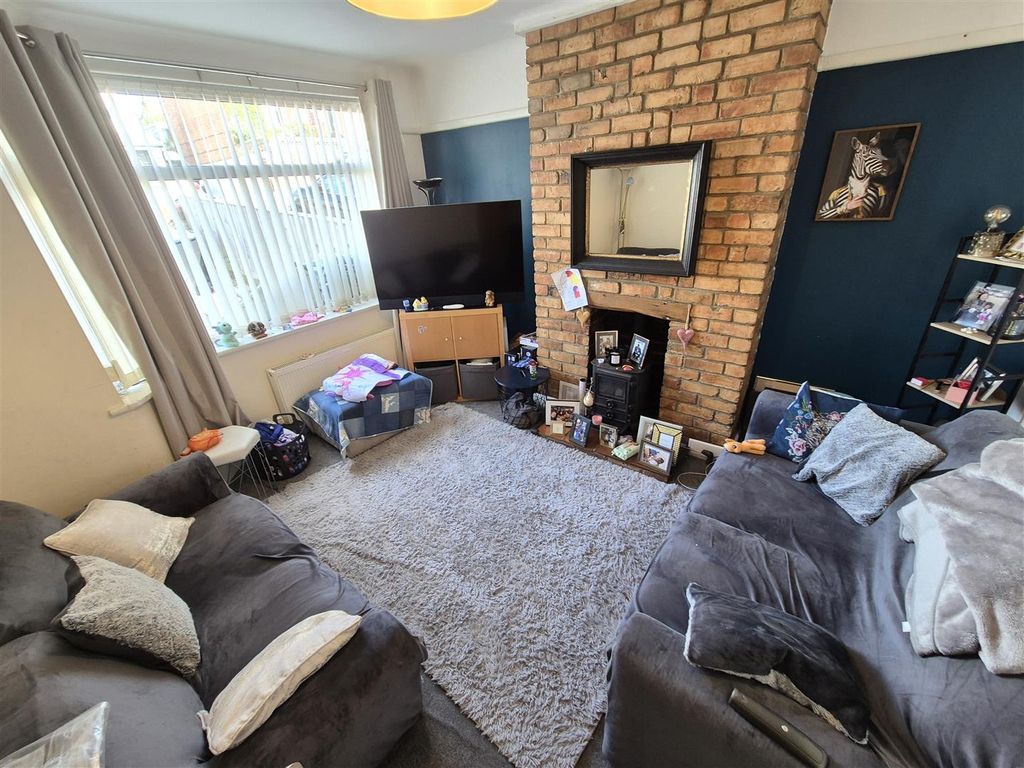 Property photo 3 of 9 109Viclo1.Jpg