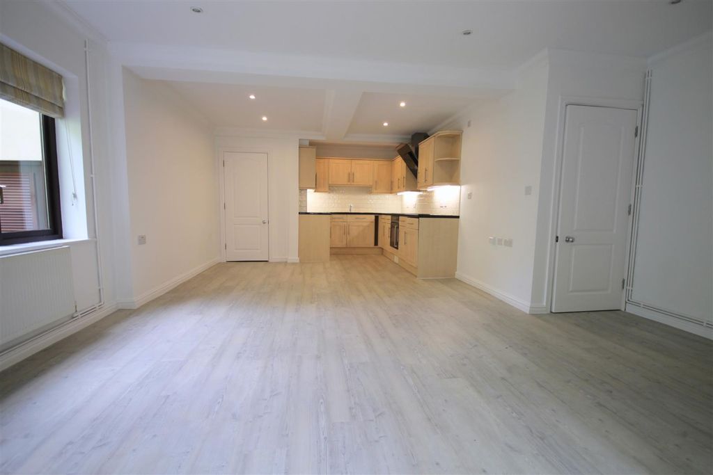 Property photo 2 of 20 Img_4984.Jpg