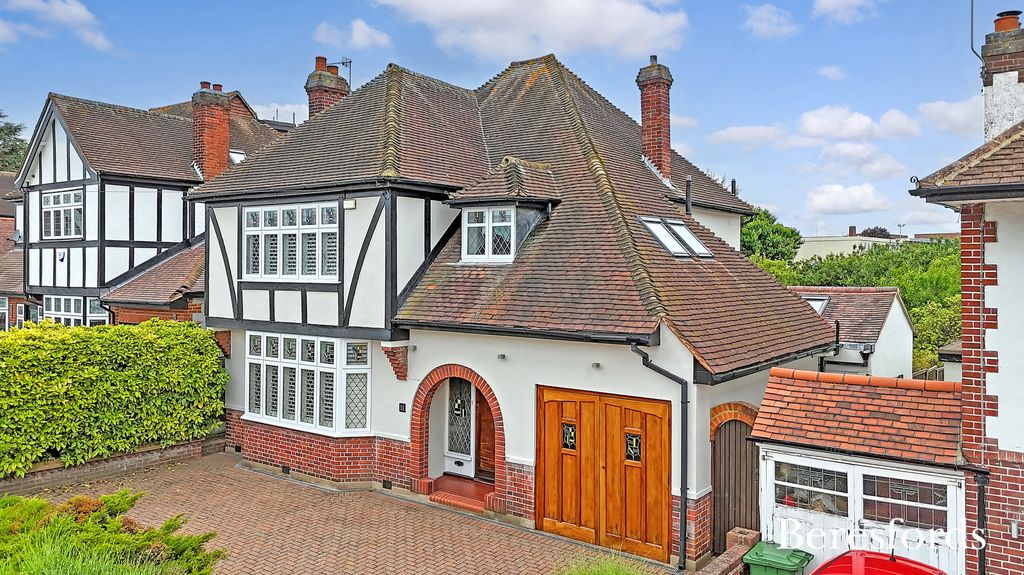 Property photo 1 of 37 Picture No. 02