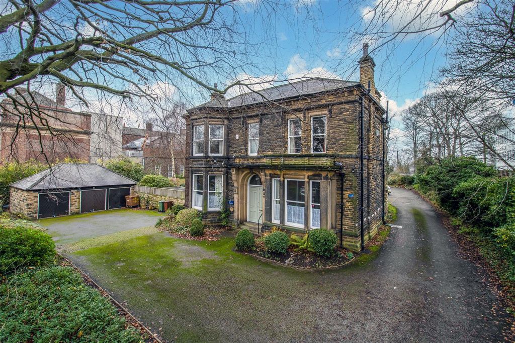 Property photo 1 of 24