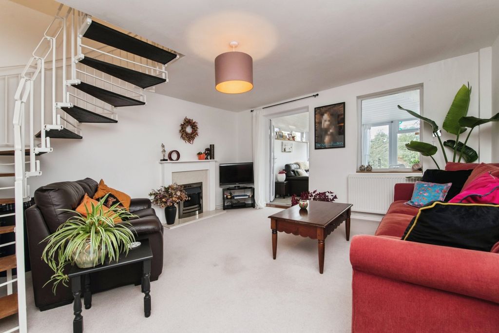 Property photo 2 of 20 Pbox-Img.Jpg