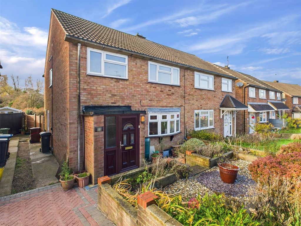 Property photo 1 of 21 Front