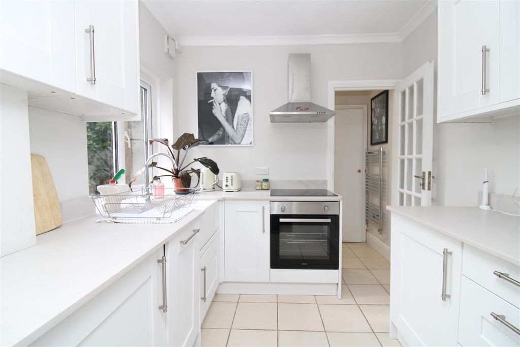 Property photo 1 of 15 Kitchen