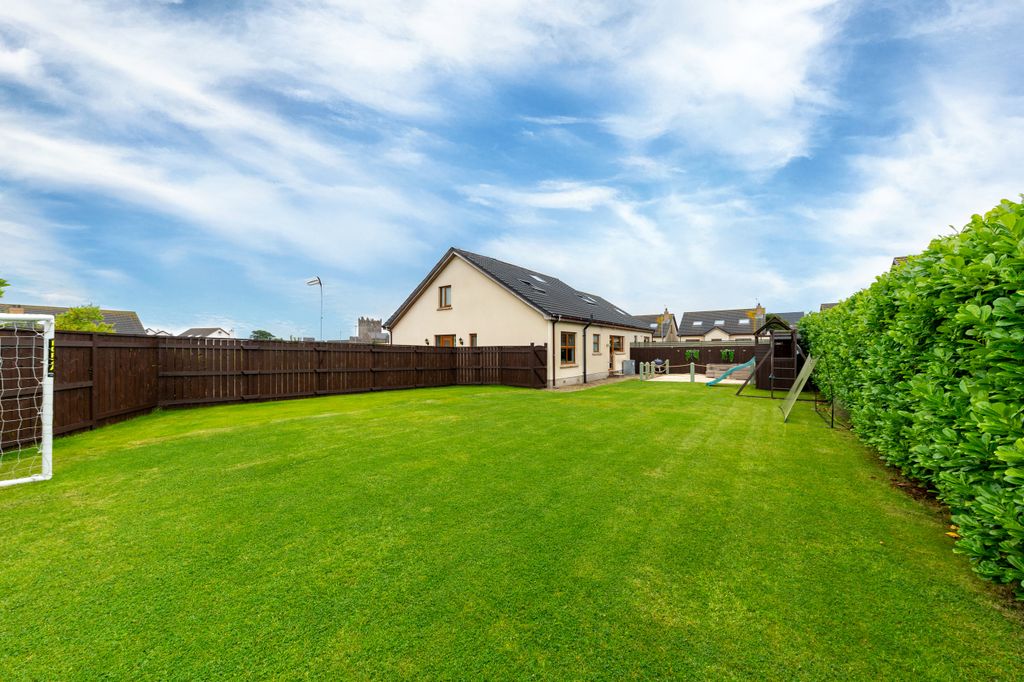Property photo 3 of 43 048